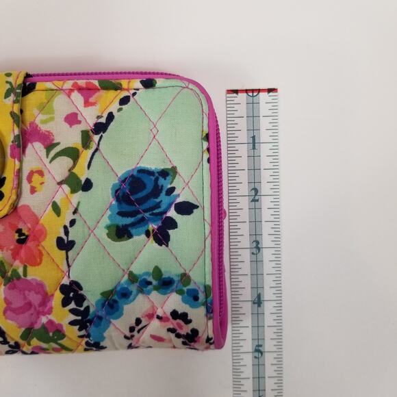 Vera Bradley RFID Turn Lock Wallet Wildflower Paisley - Picture 5 of 8
